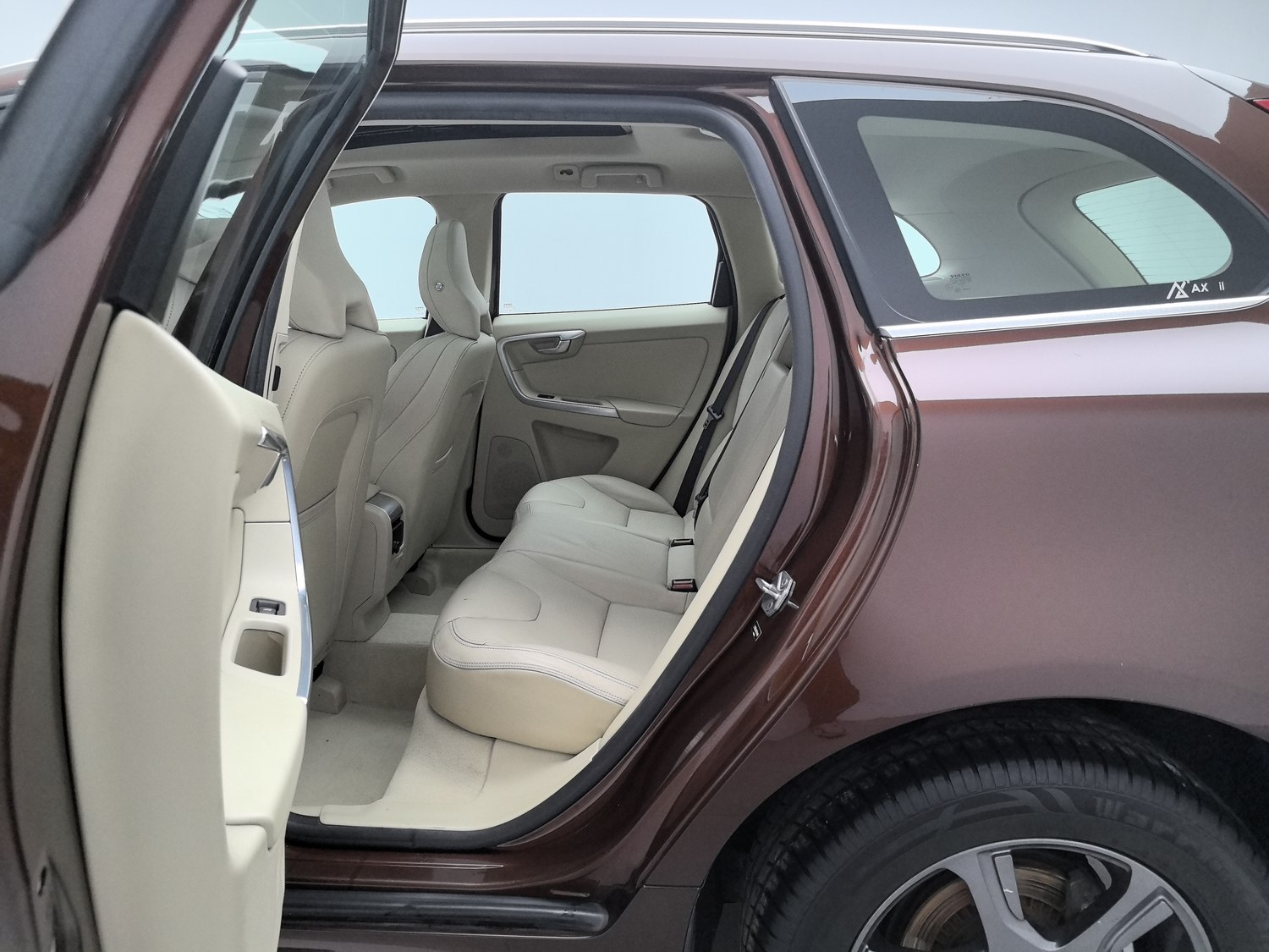 Used Volvo XC60 2015 2.0 AT