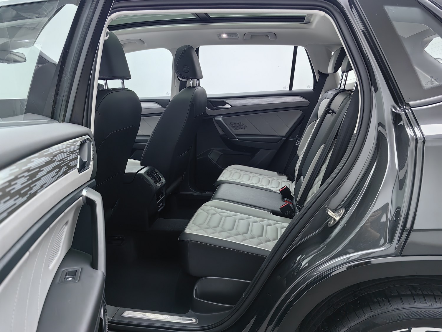 Used Volkswagen Tayron 2024 2.0 AT
