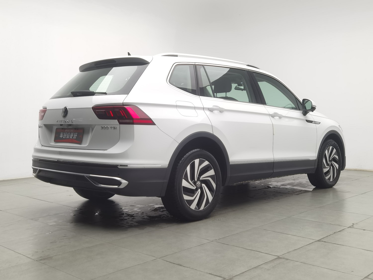 Used Volkswagen Tiguan L 2023 1.5 AT