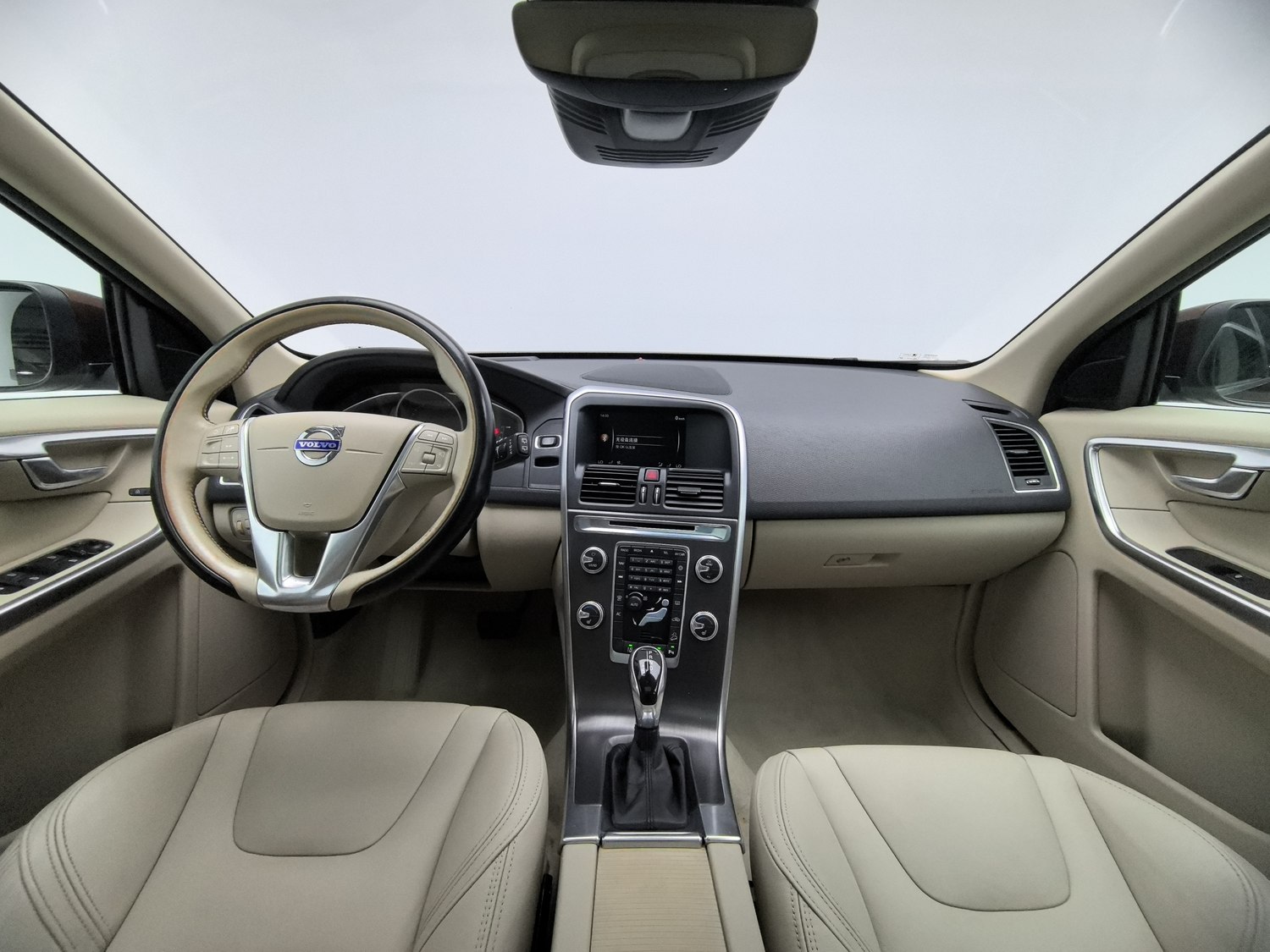Used Volvo XC60 2015 2.0 AT