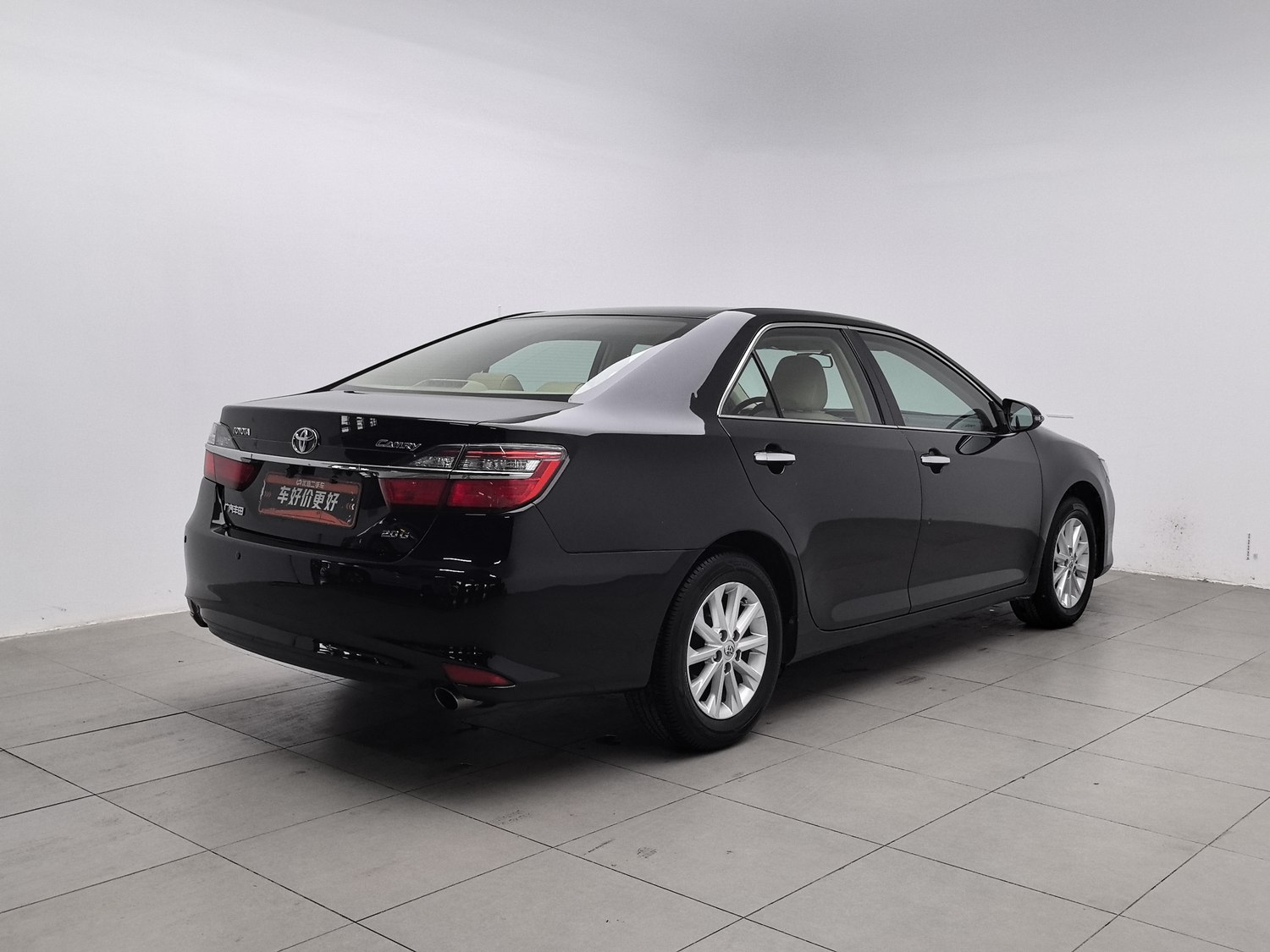Used Toyota Camry 2015 2.0 AT