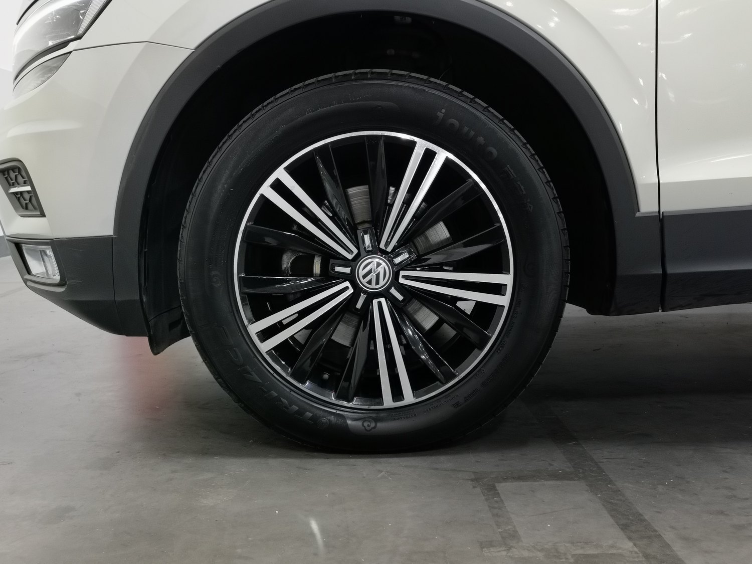 Used Volkswagen Tiguan L 2017 2.0 AT