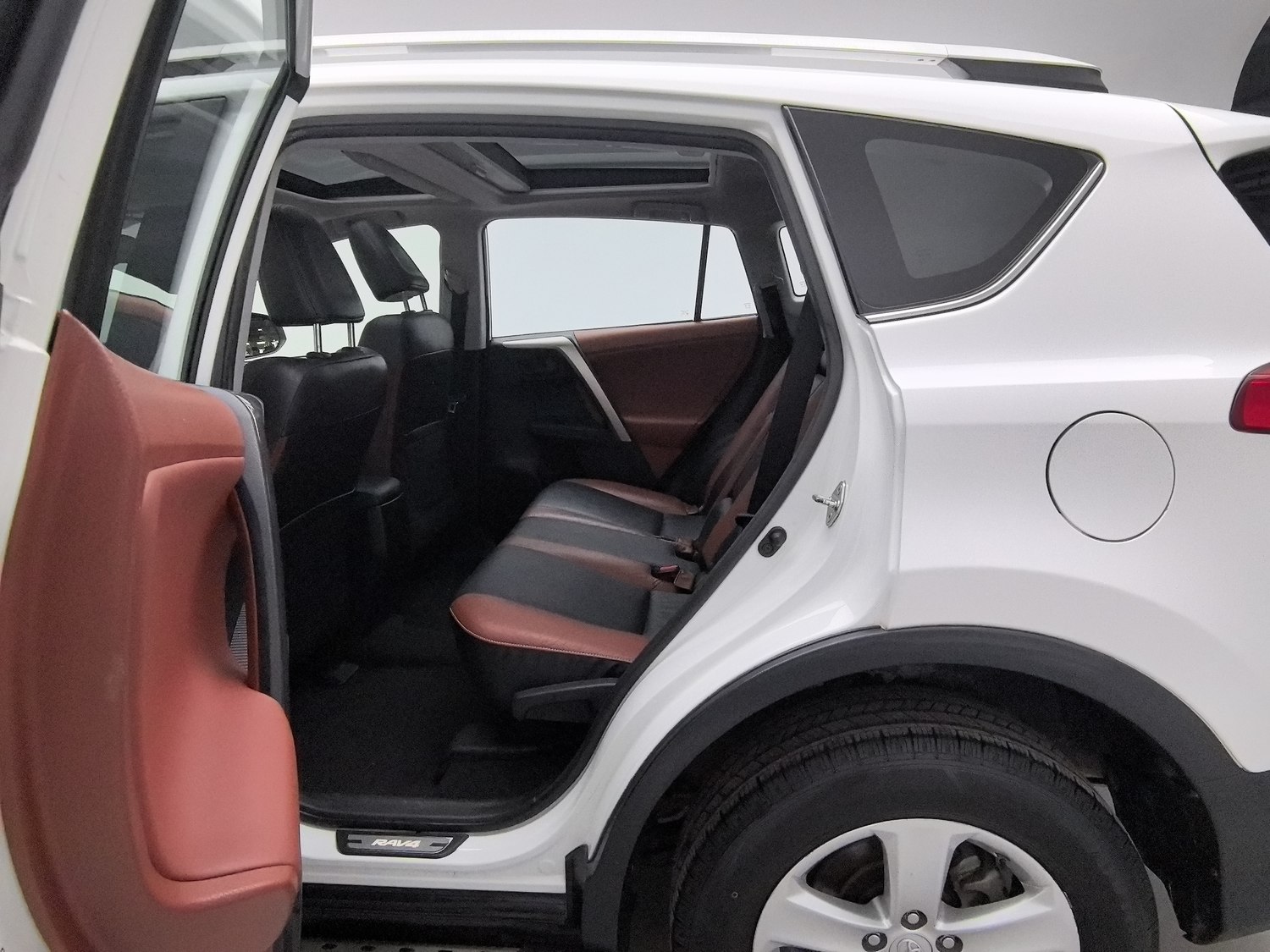 Used Toyota RAV4 2013 2.5 AT