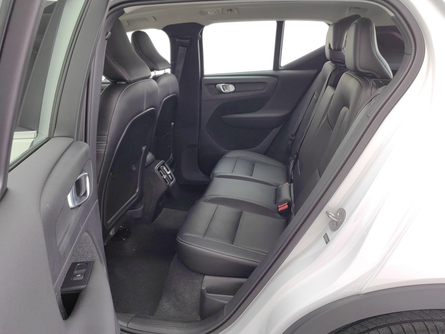 Used Volvo XC40 2025 2.0 AT