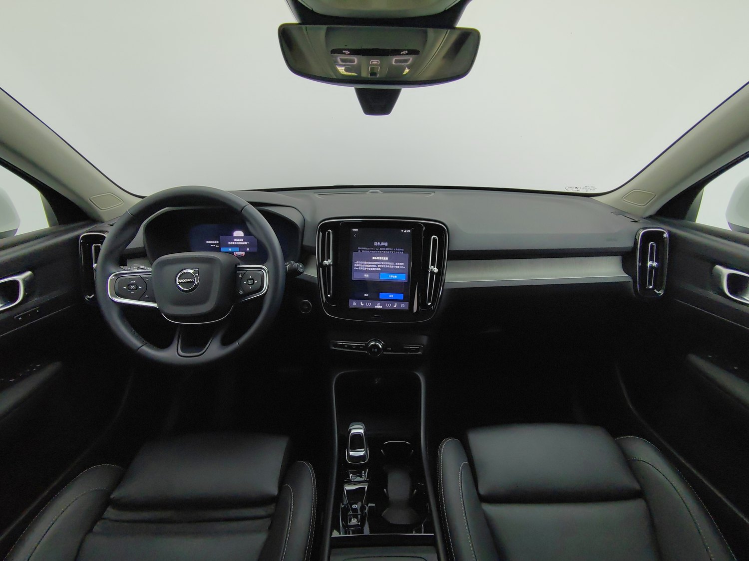 Used Volvo XC40 2025 2.0 AT