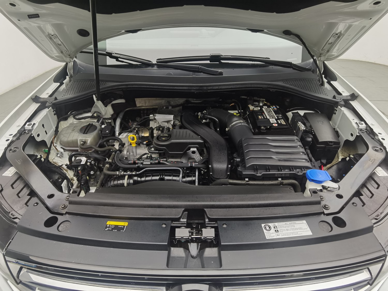Used Volkswagen Tiguan L 2023 1.5 AT
