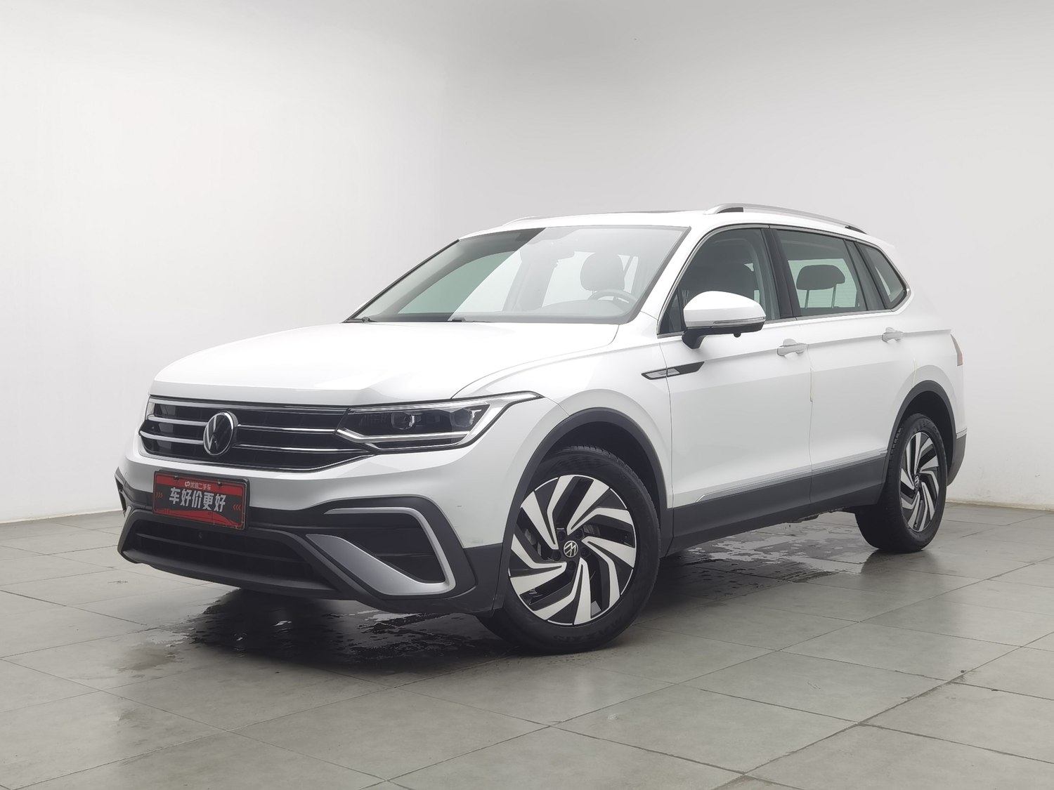 Used Volkswagen Tiguan L 2023 1.5 AT
