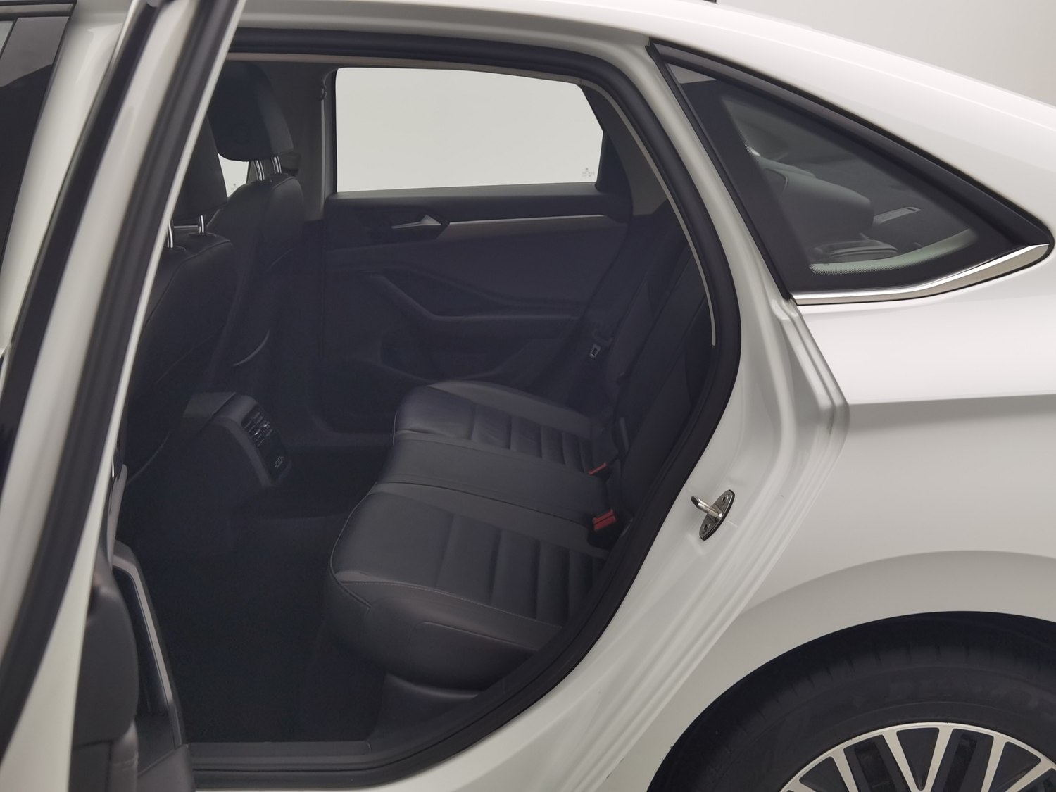Used Volkswagen Sagitar 2021 1.4 AT
