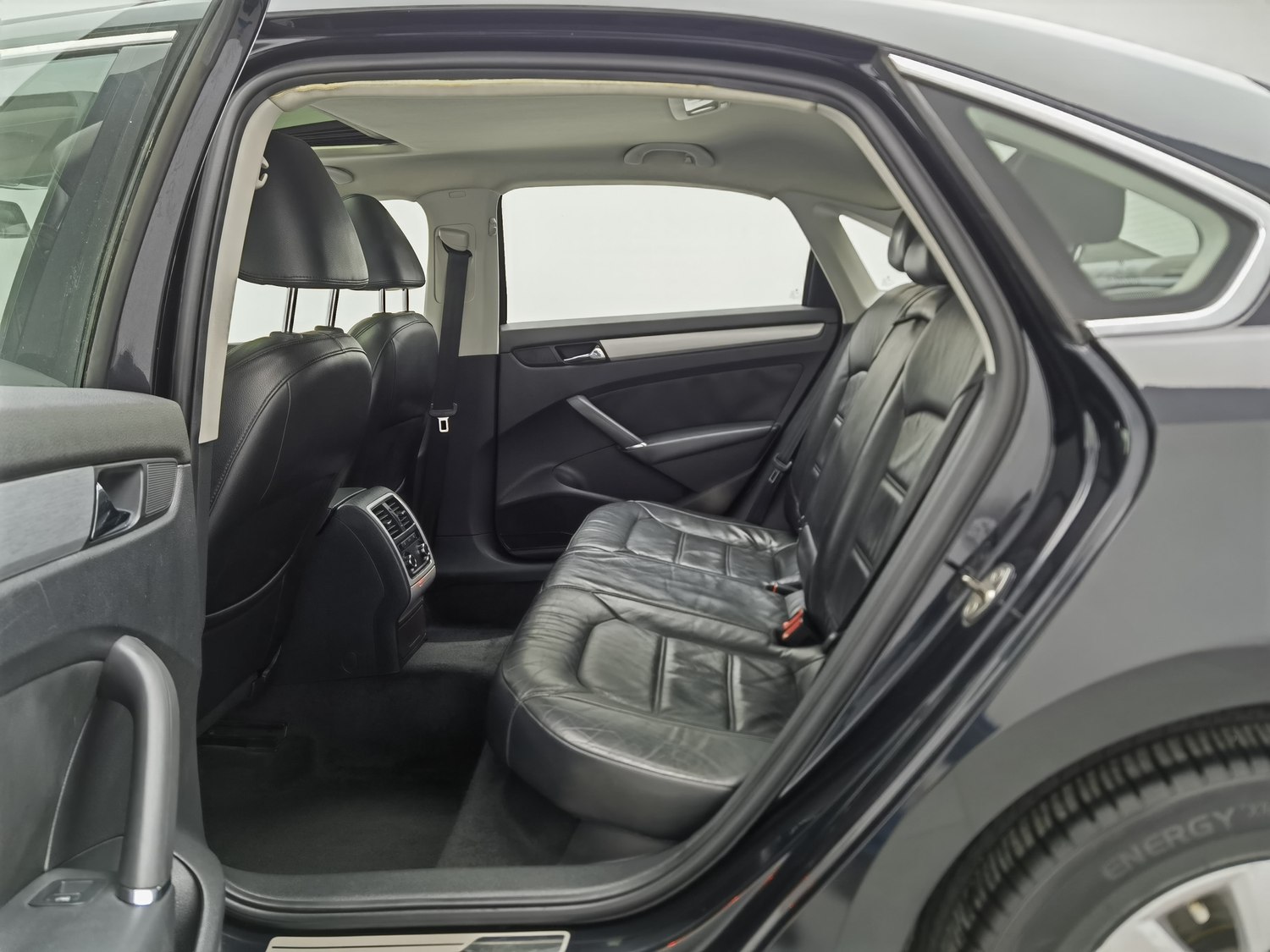 Used Volkswagen Passat 2011 1.8 AT