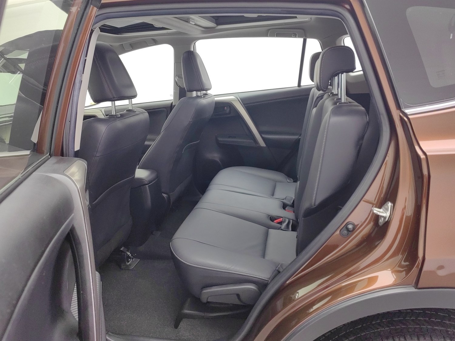Used Toyota RAV4 2015 2.5 AT
