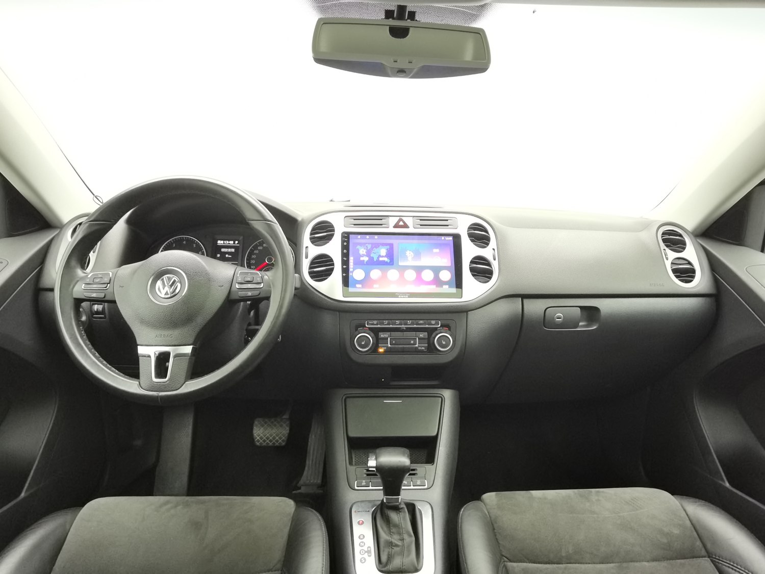 Used Volkswagen Tiguan 2010 2.0 AT