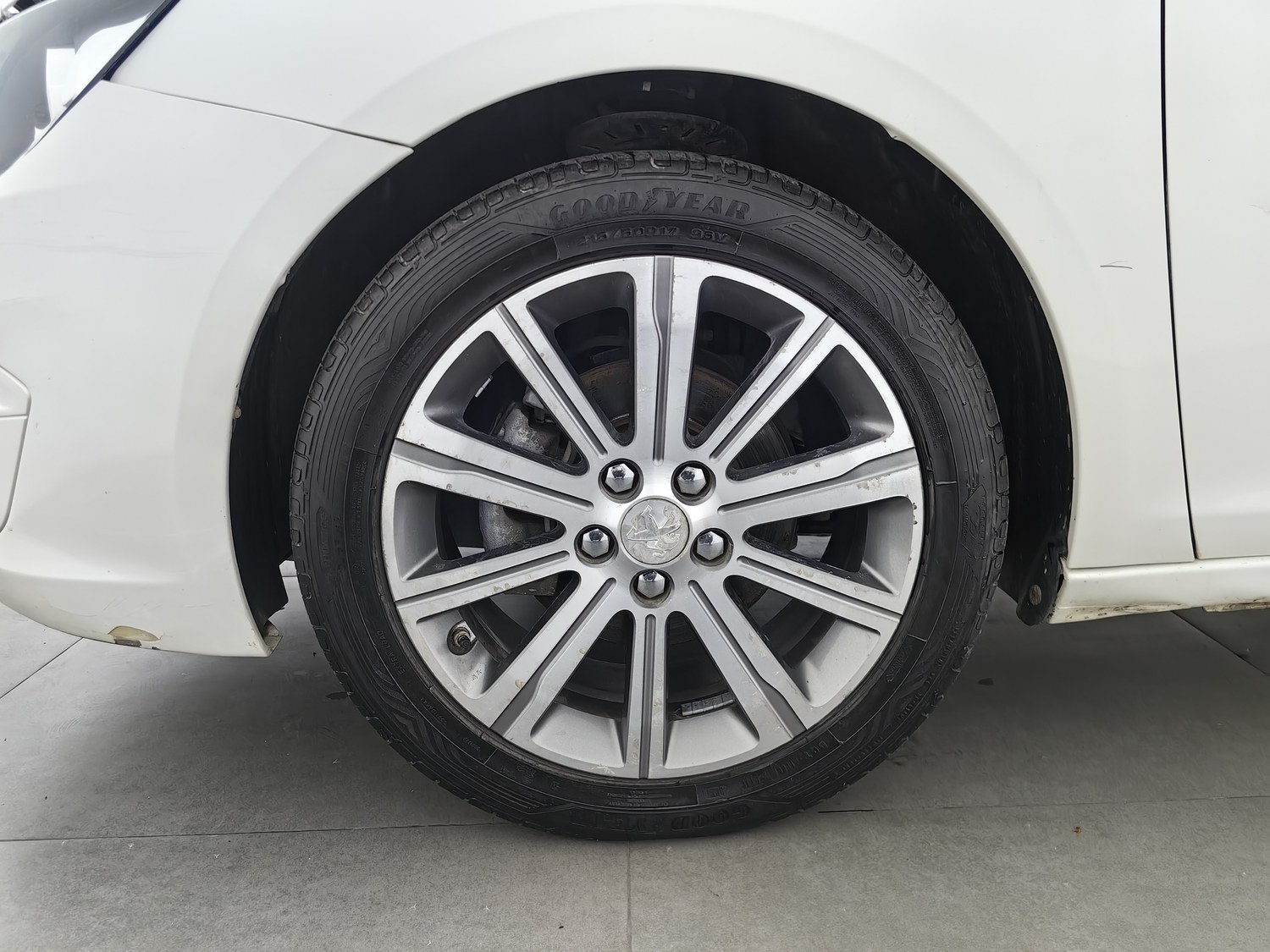 Used Peugeot 408 2015 1.2 AT