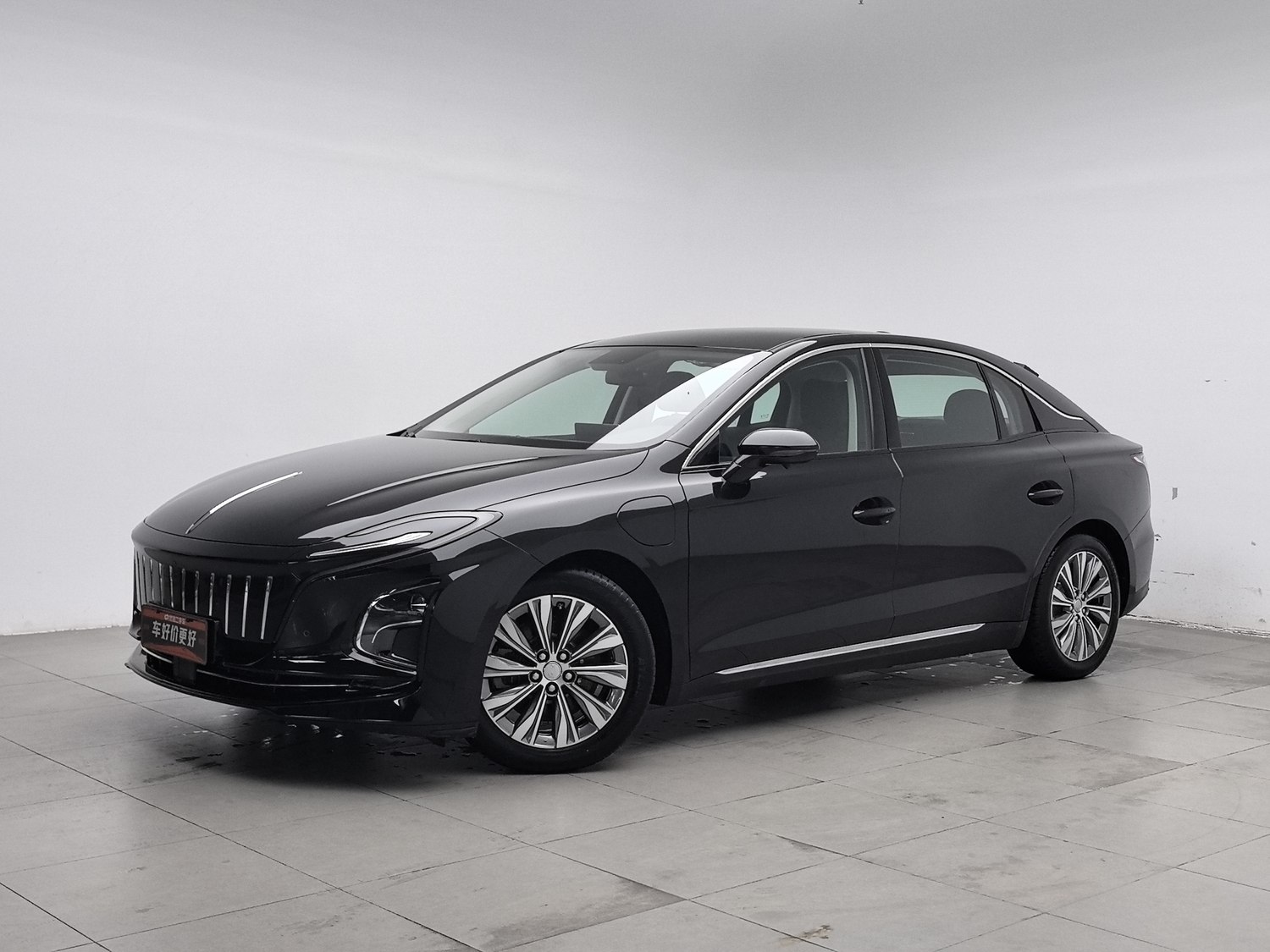 Used Hongqi E-QM5 2024