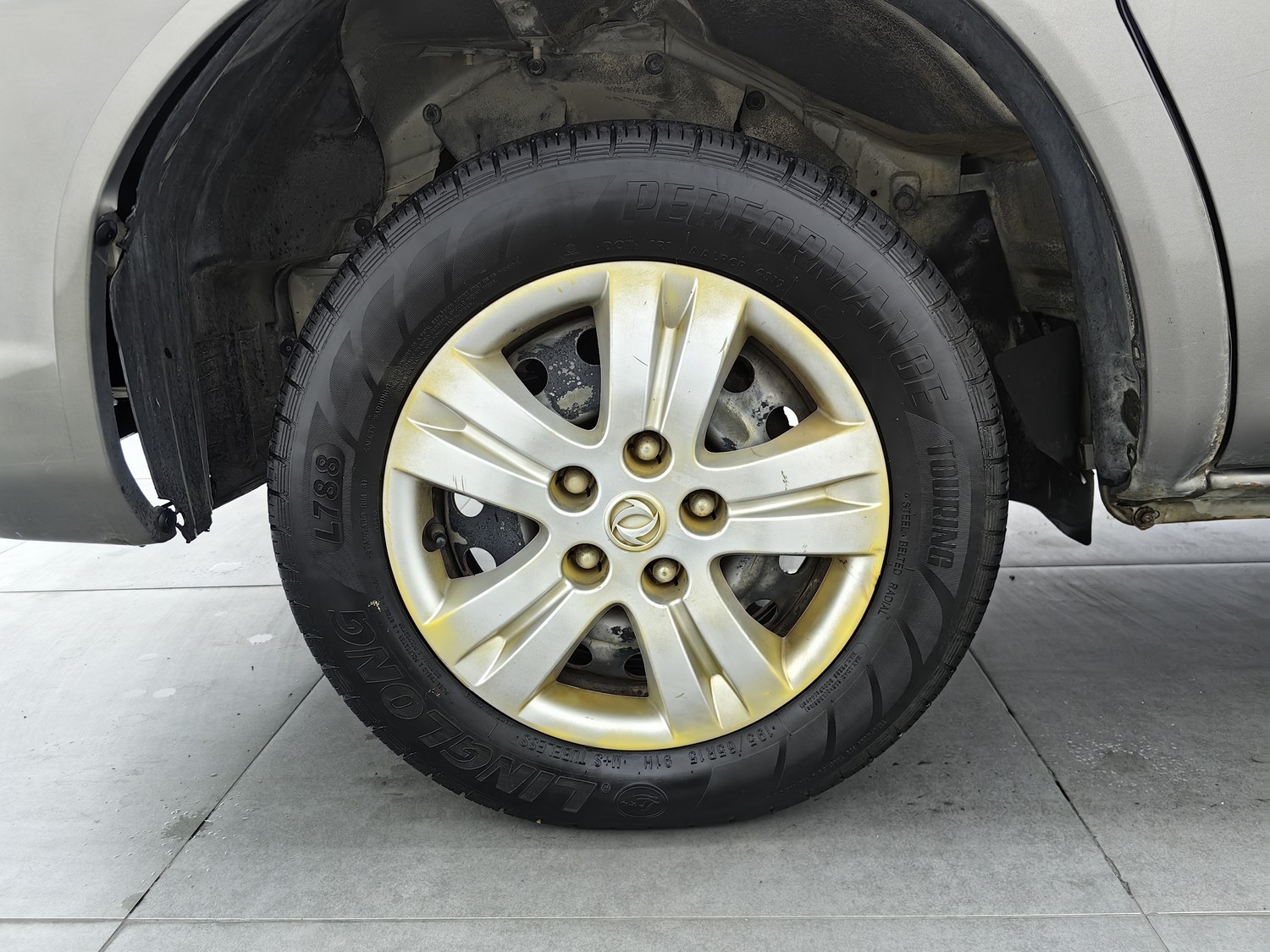 Used Dongfeng Forthing Lingzhi 2016 1.5 MT
