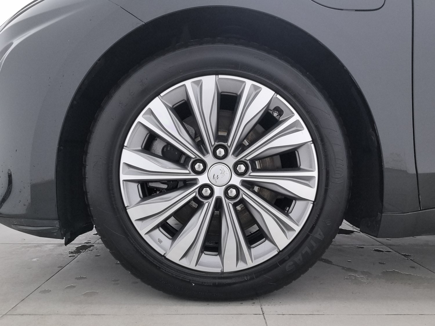 Used Hongqi E-QM5 2024