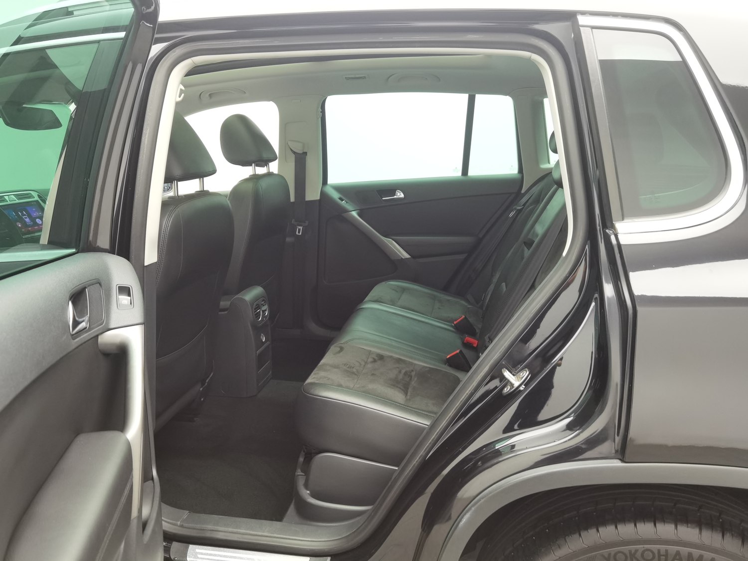 Used Volkswagen Tiguan 2010 2.0 AT