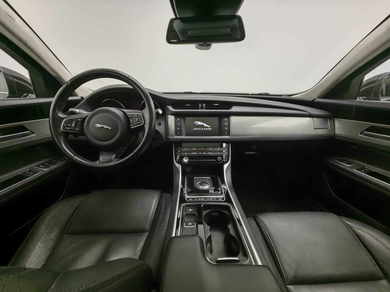 Used Jaguar XFL 2017 2.0 AT