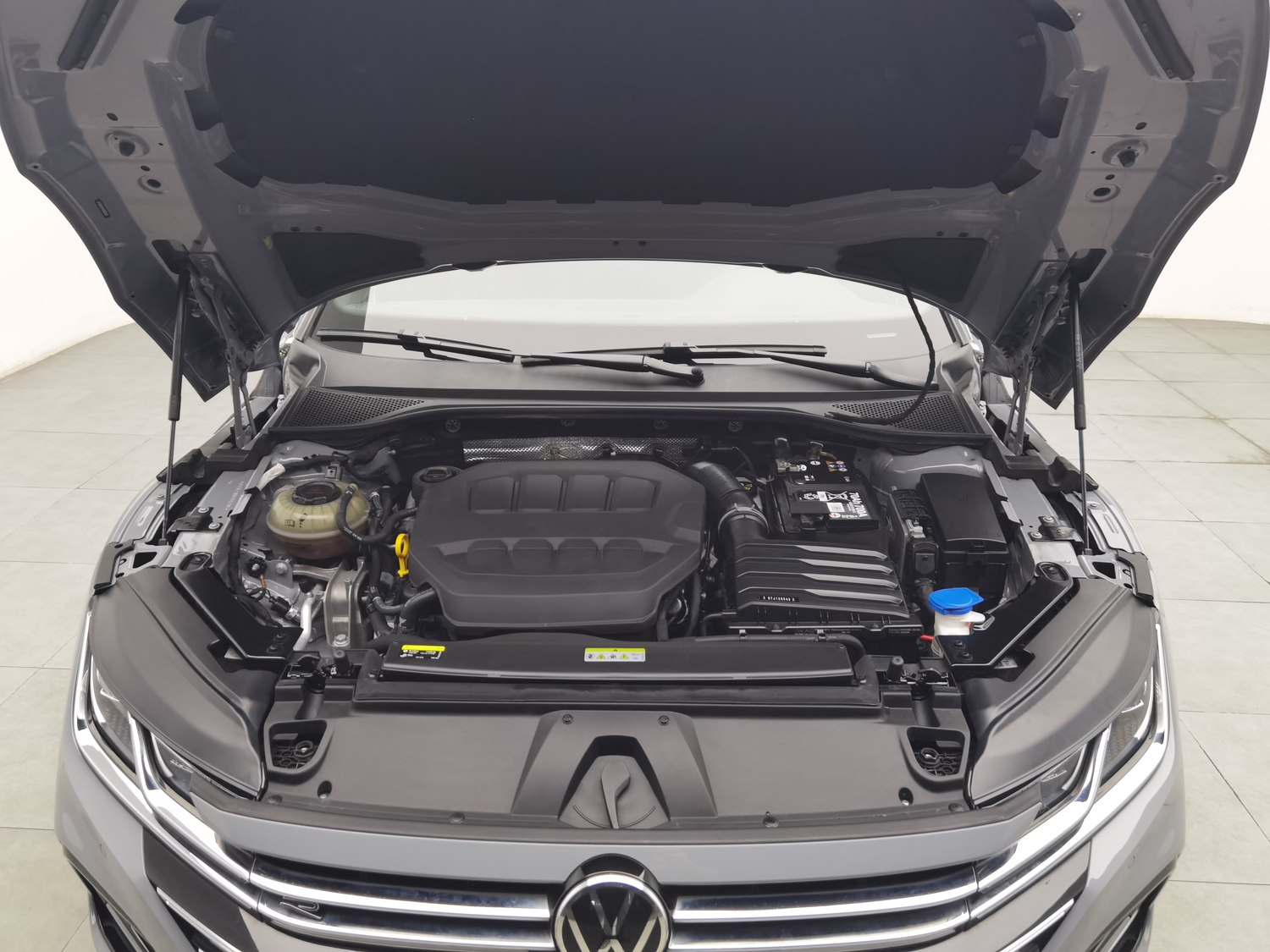 Used Volkswagen CC 2024 2.0 AT