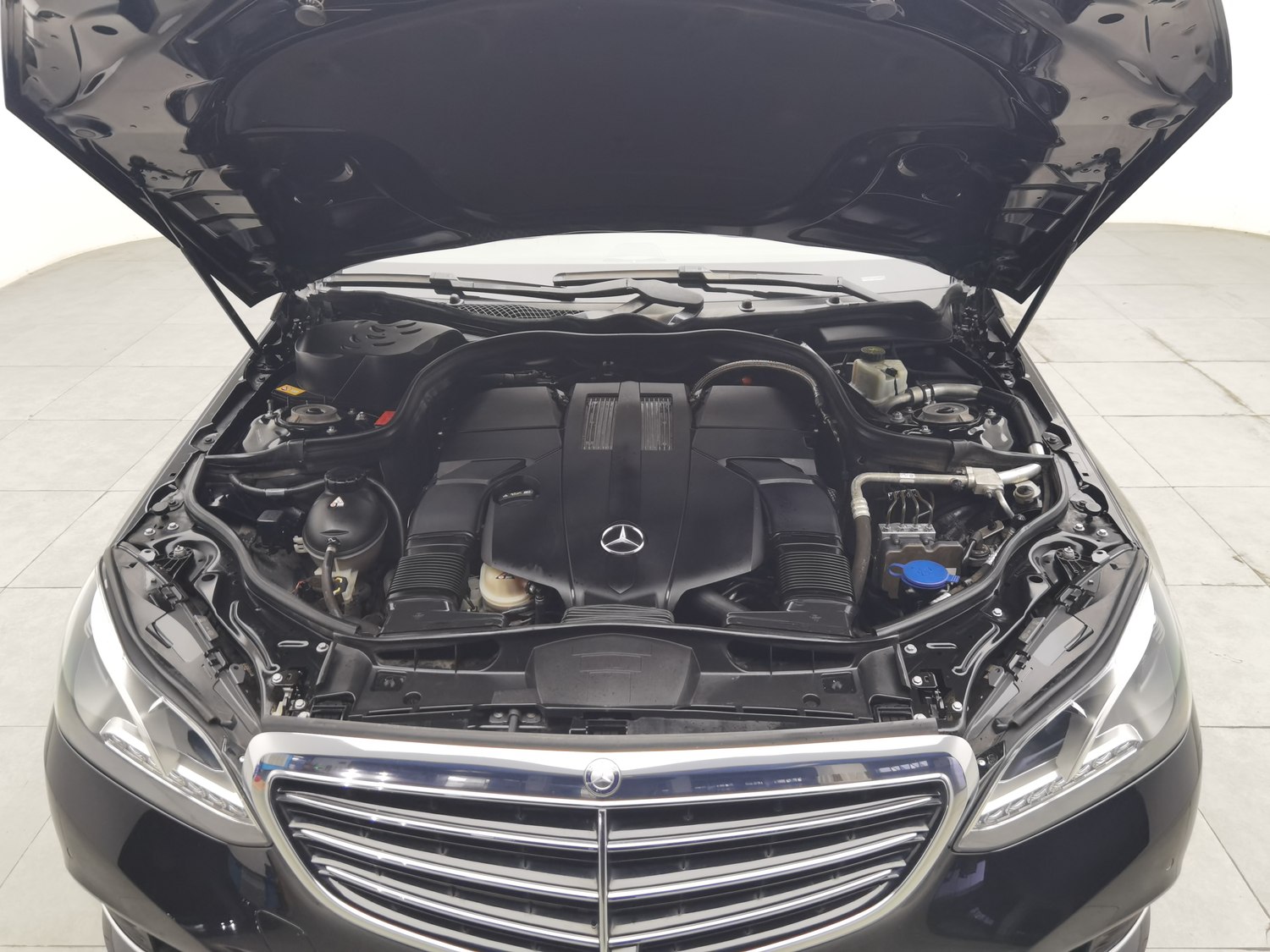 Used Mercedes-Benz E-Class 2015 3.0 AT