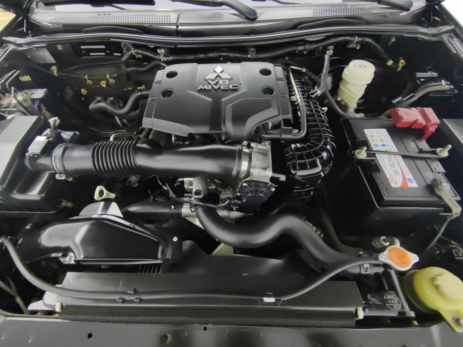 Used Mitsubishi Pajero Sport (Imported) 2011 3.0 AT