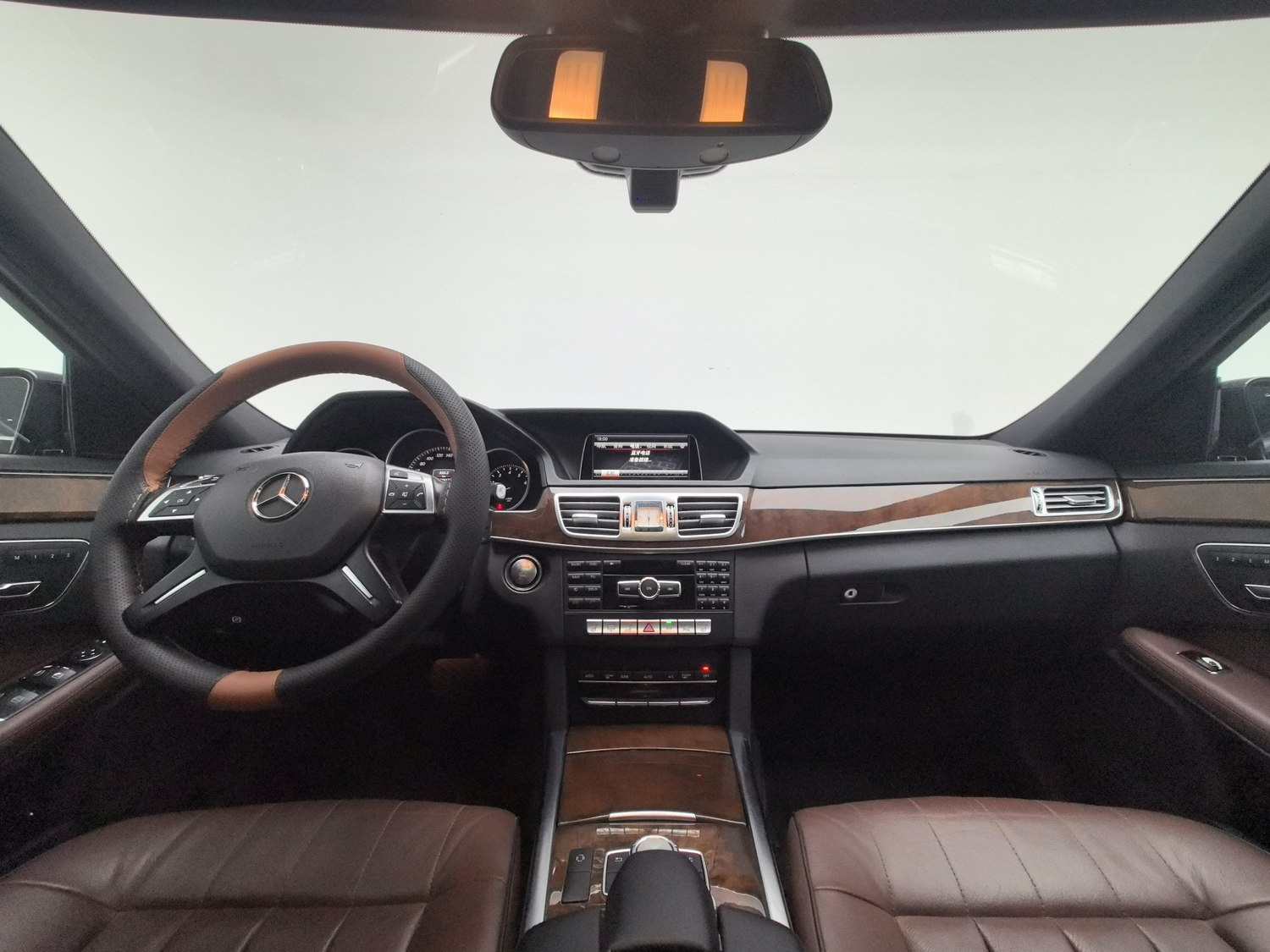 Used Mercedes-Benz E-Class 2015 2.0 AT