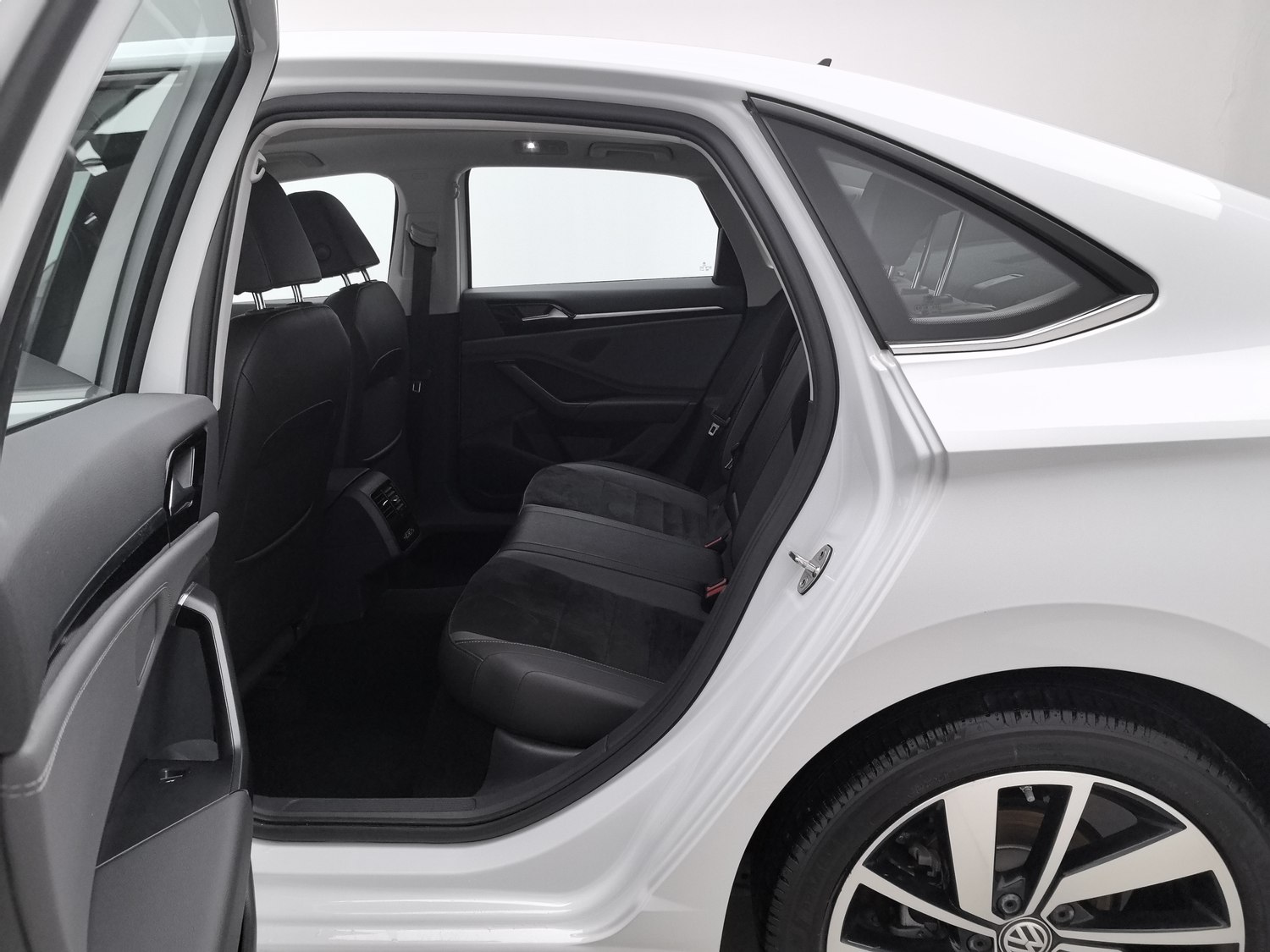 Used Volkswagen Sagitar 2022 1.4 AT