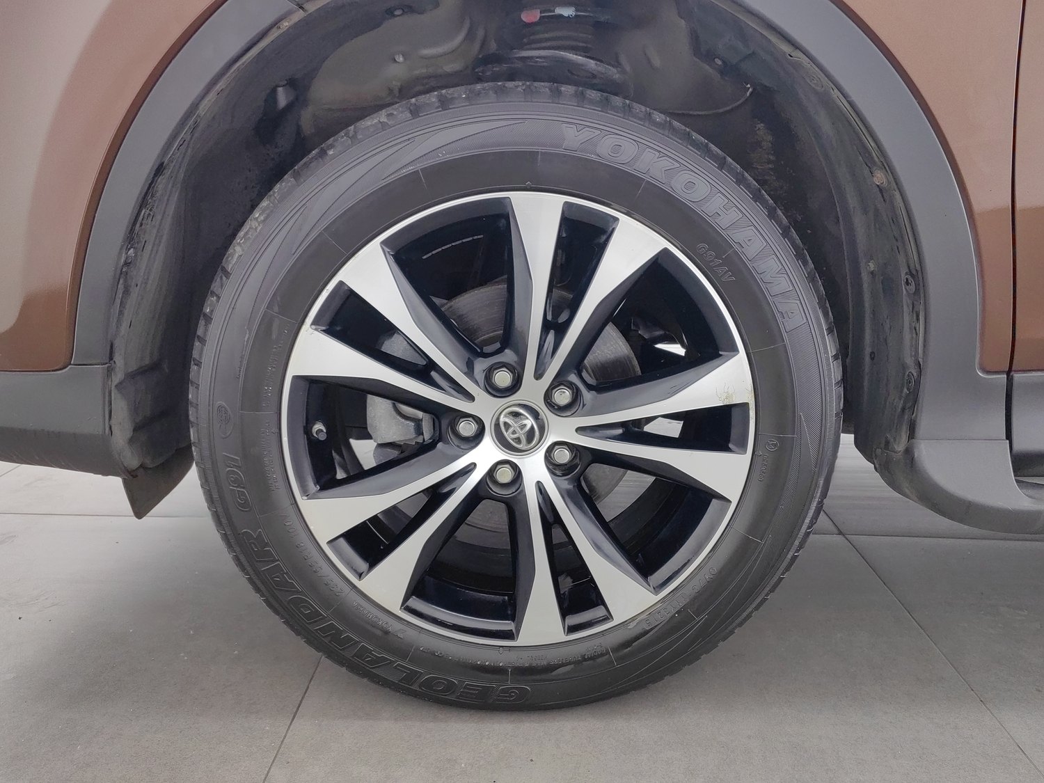 Used Toyota RAV4 2015 2.5 AT