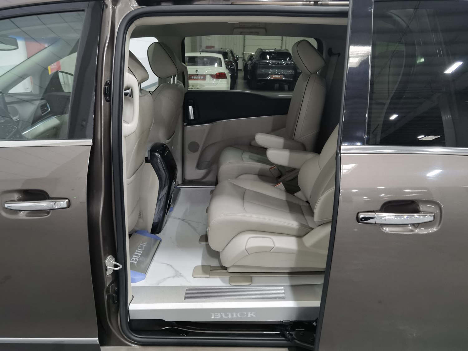 Used Buick GL8 2021 2.0 AT