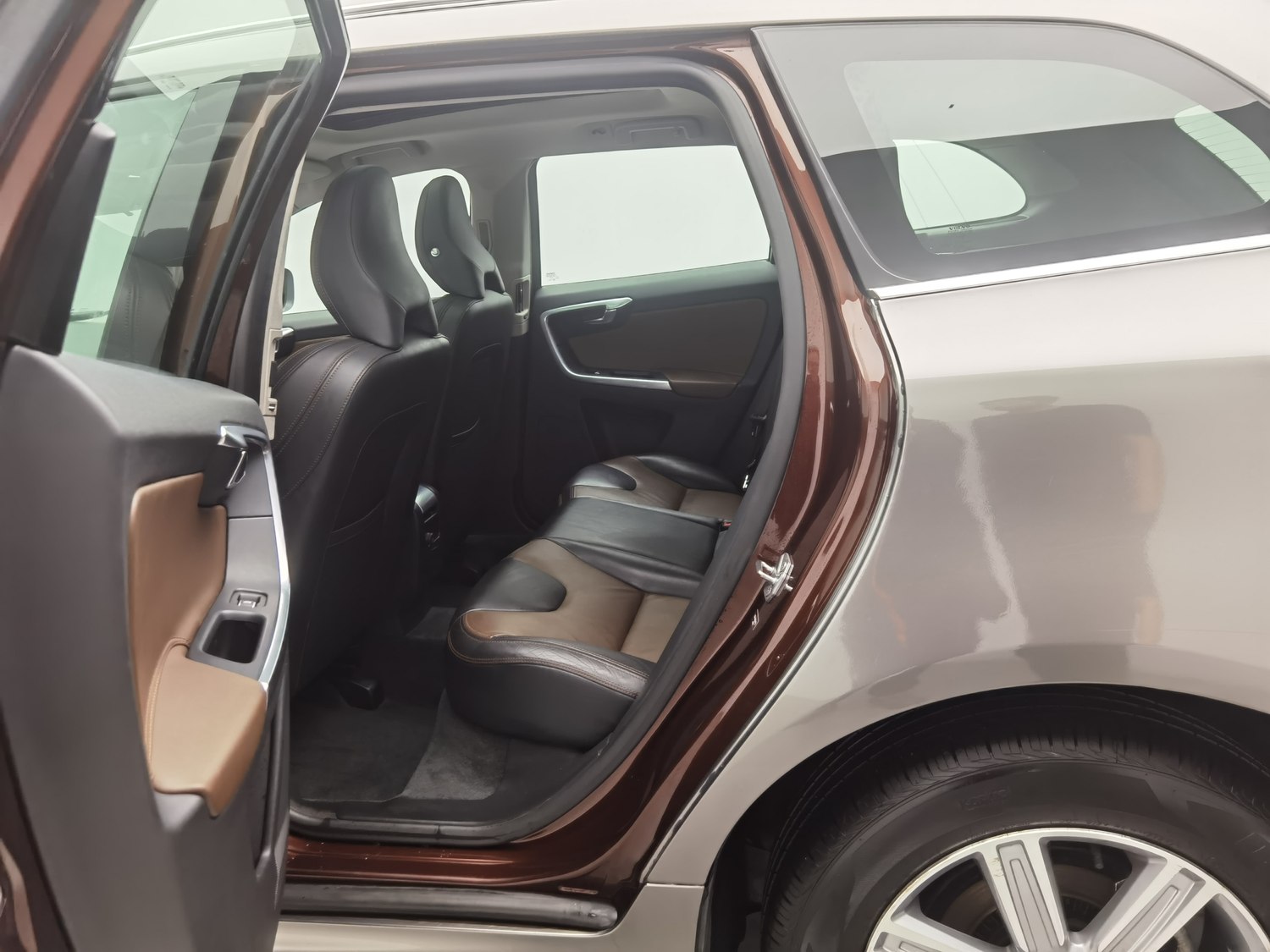 Used Volvo XC60 2016 2.0 AT