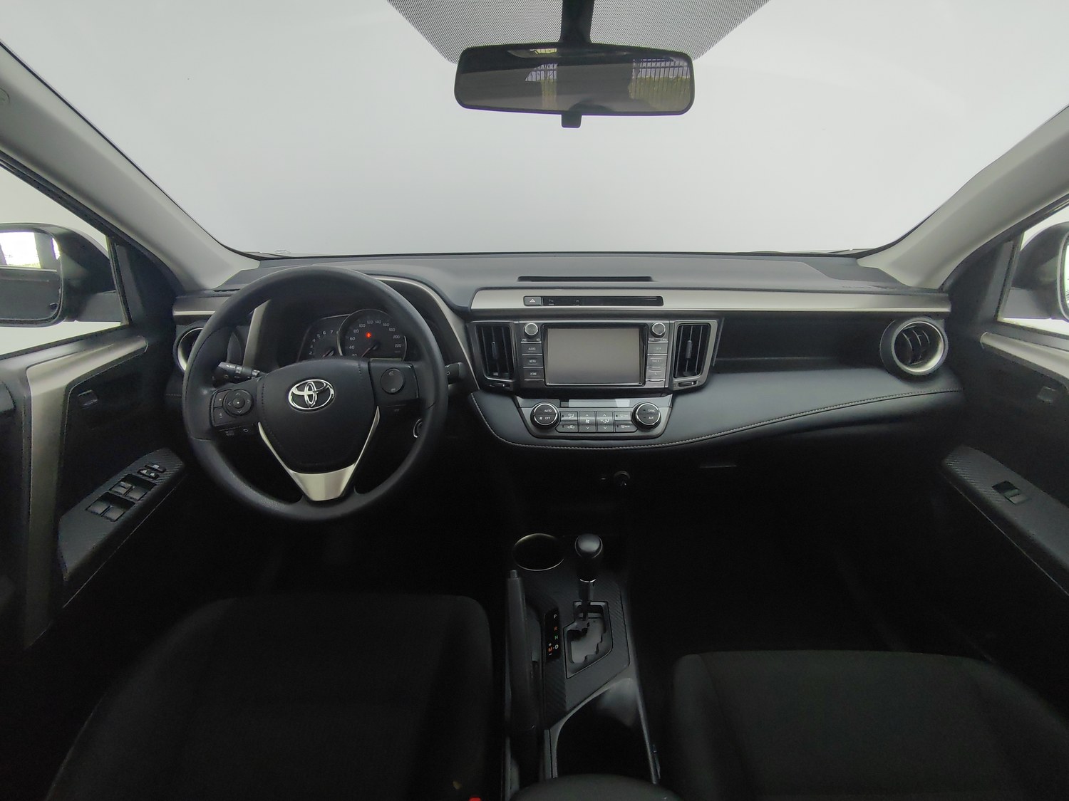 Used Toyota RAV4 2015 2.0 AT