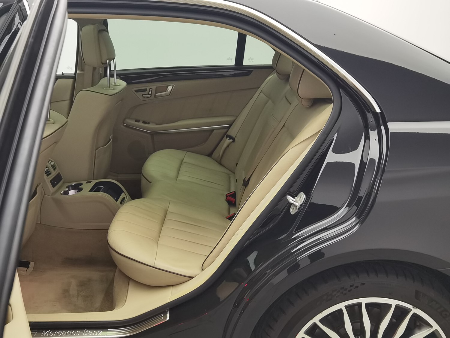Used Mercedes-Benz E-Class 2015 3.0 AT