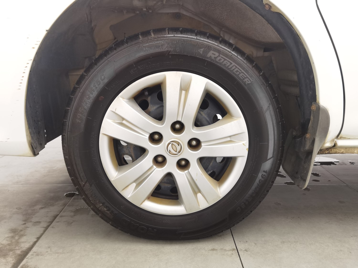 Used Dongfeng Forthing Lingzhi 2017 1.6 MT