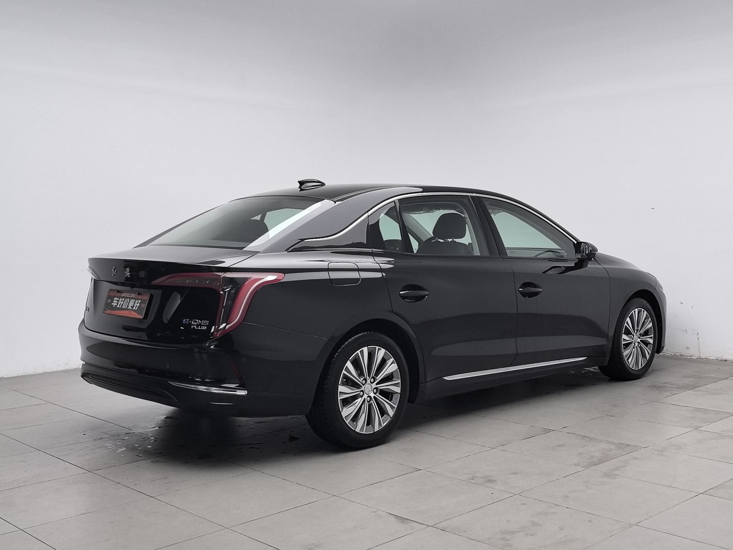 Used Hongqi E-QM5 2024