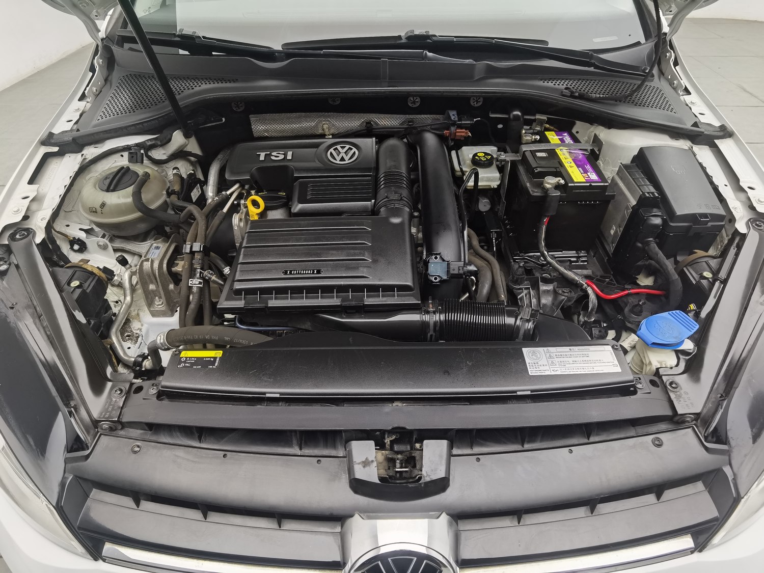 Used Volkswagen Golf 2017 1.4 AT