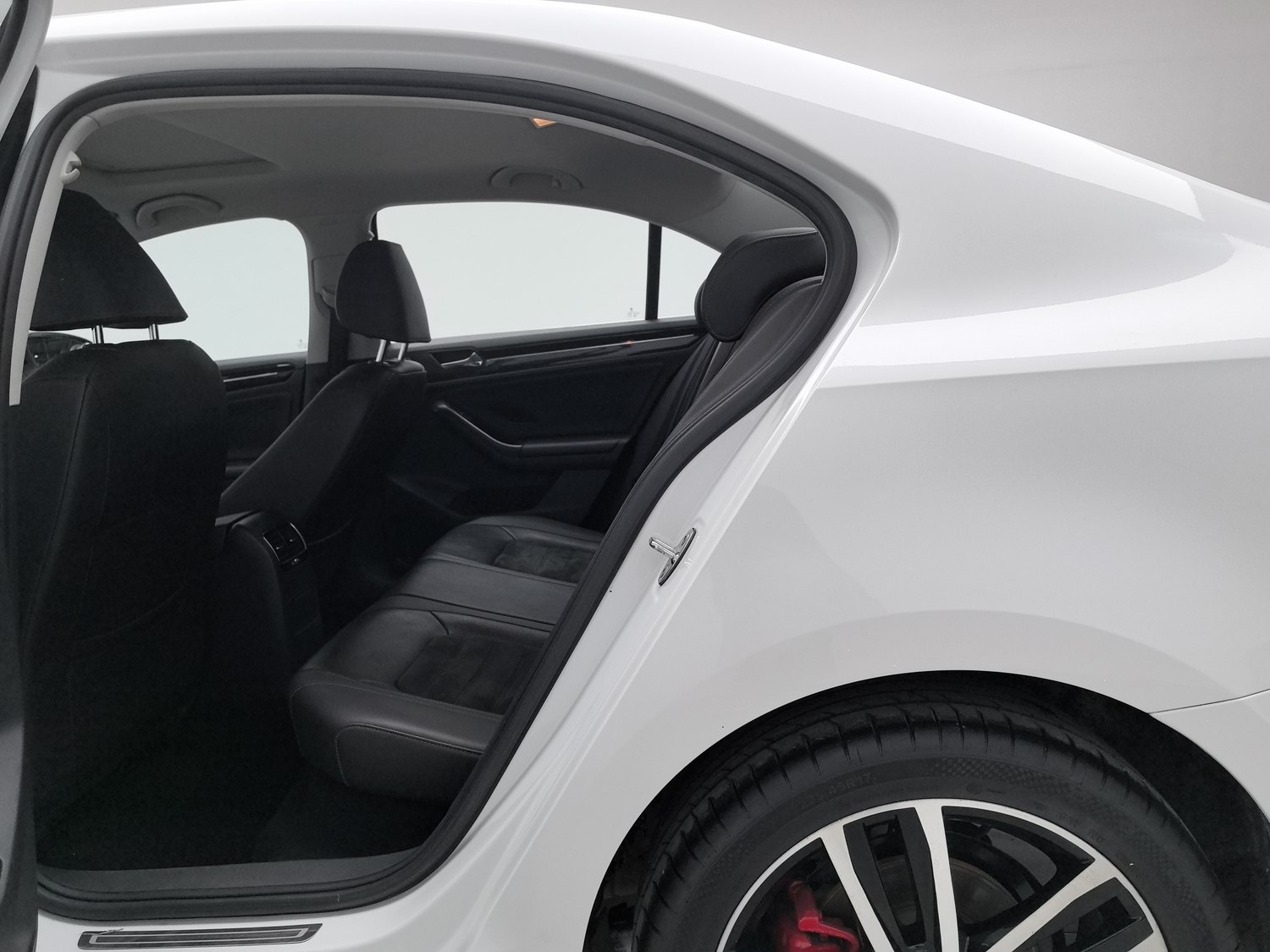 Used Volkswagen Sagitar 2018 1.4 AT