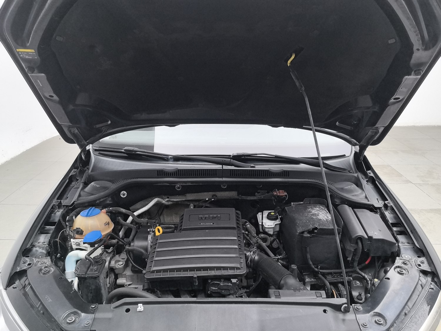Used Volkswagen Sagitar 2017 1.6 MT