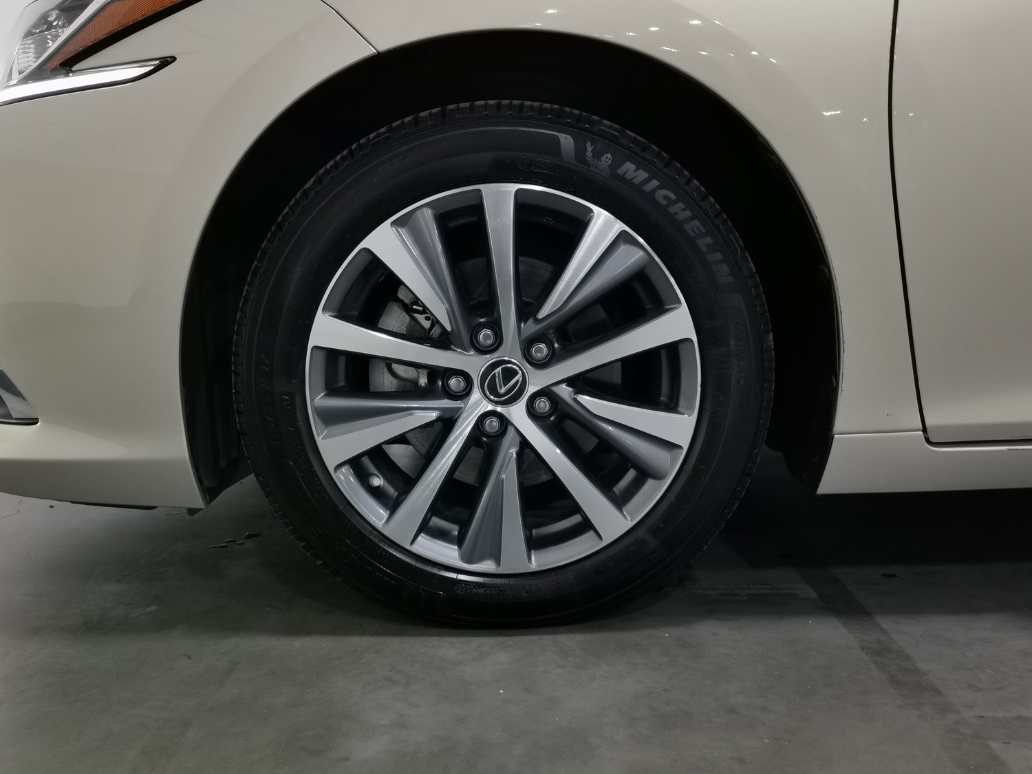 Used Lexus ES 2018 2.5 AT
