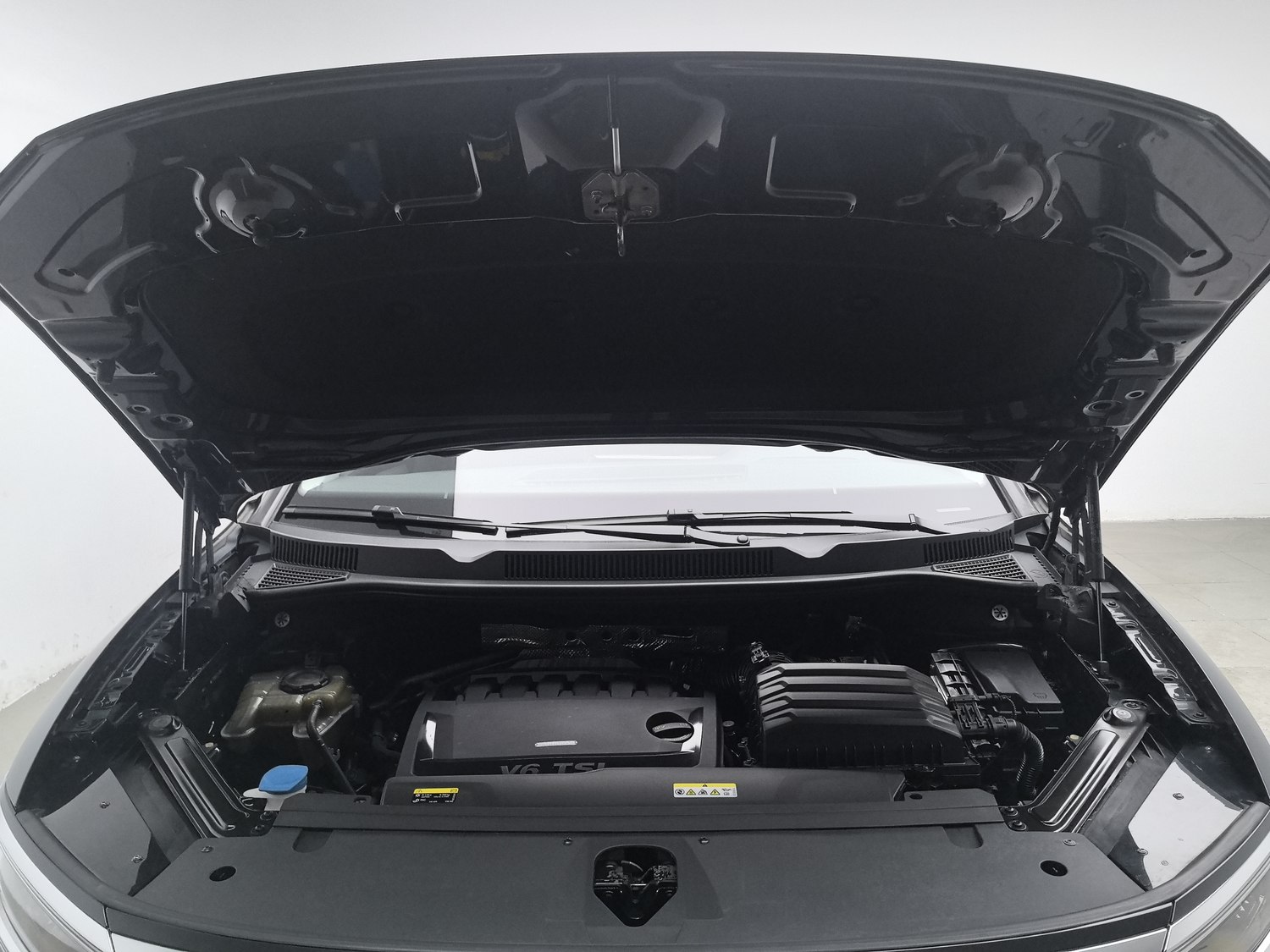 Used Volkswagen Tavendor 2021 2.5 AT