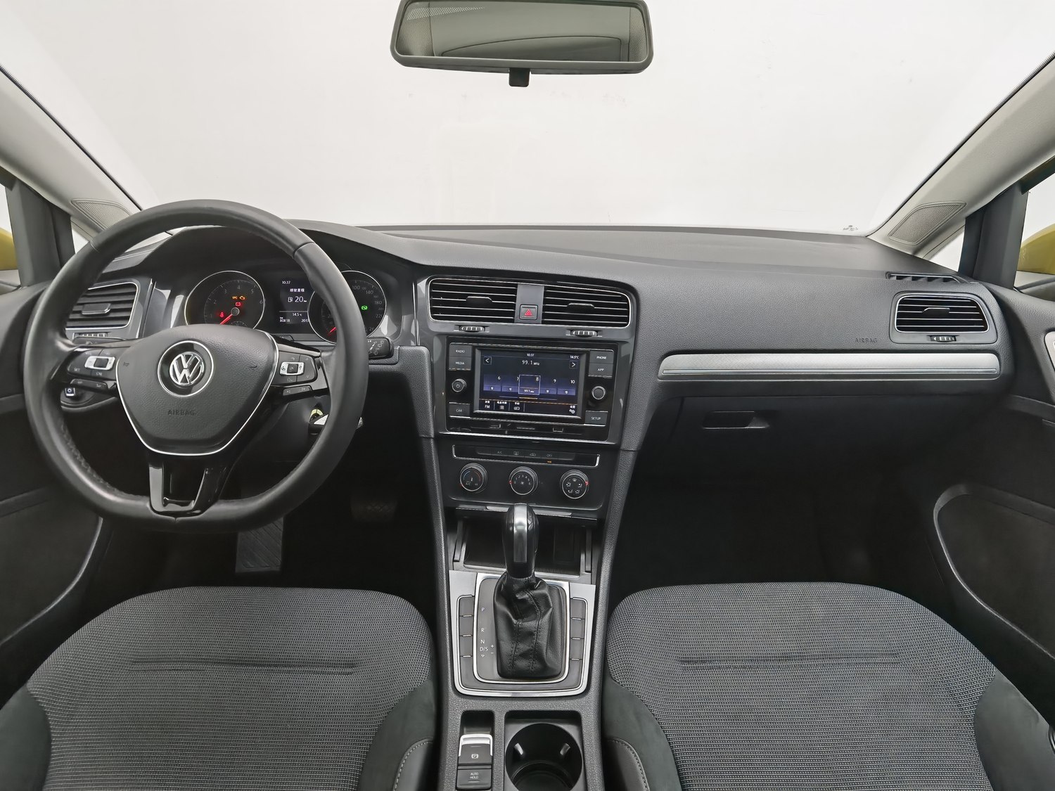 Used Volkswagen Golf 2018 1.6 AT