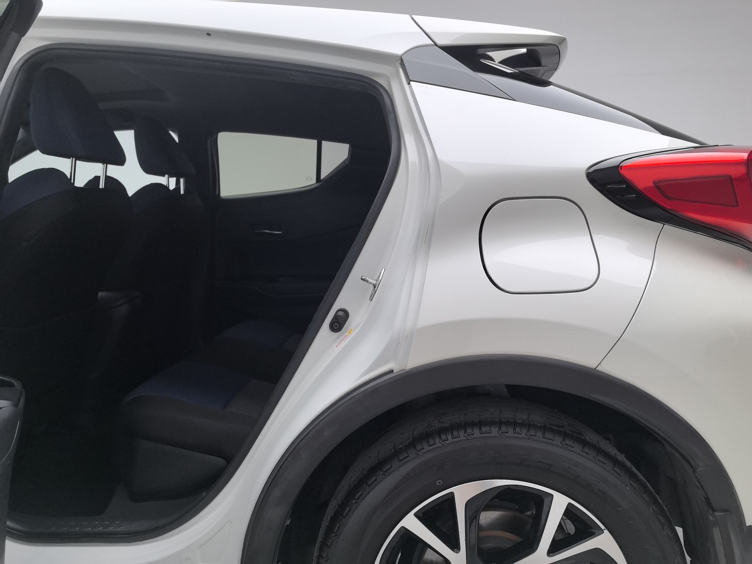 Used Toyota C-HR 2018 2.0 AT