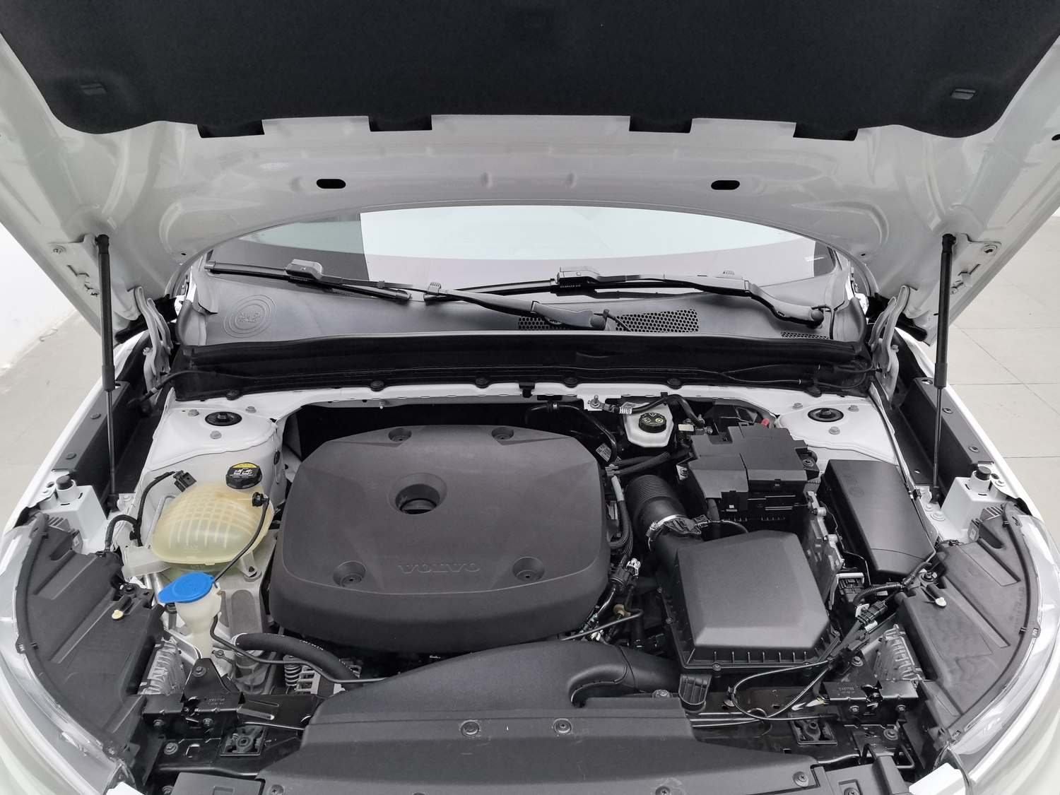 Used Volvo XC40 2020 2.0 AT