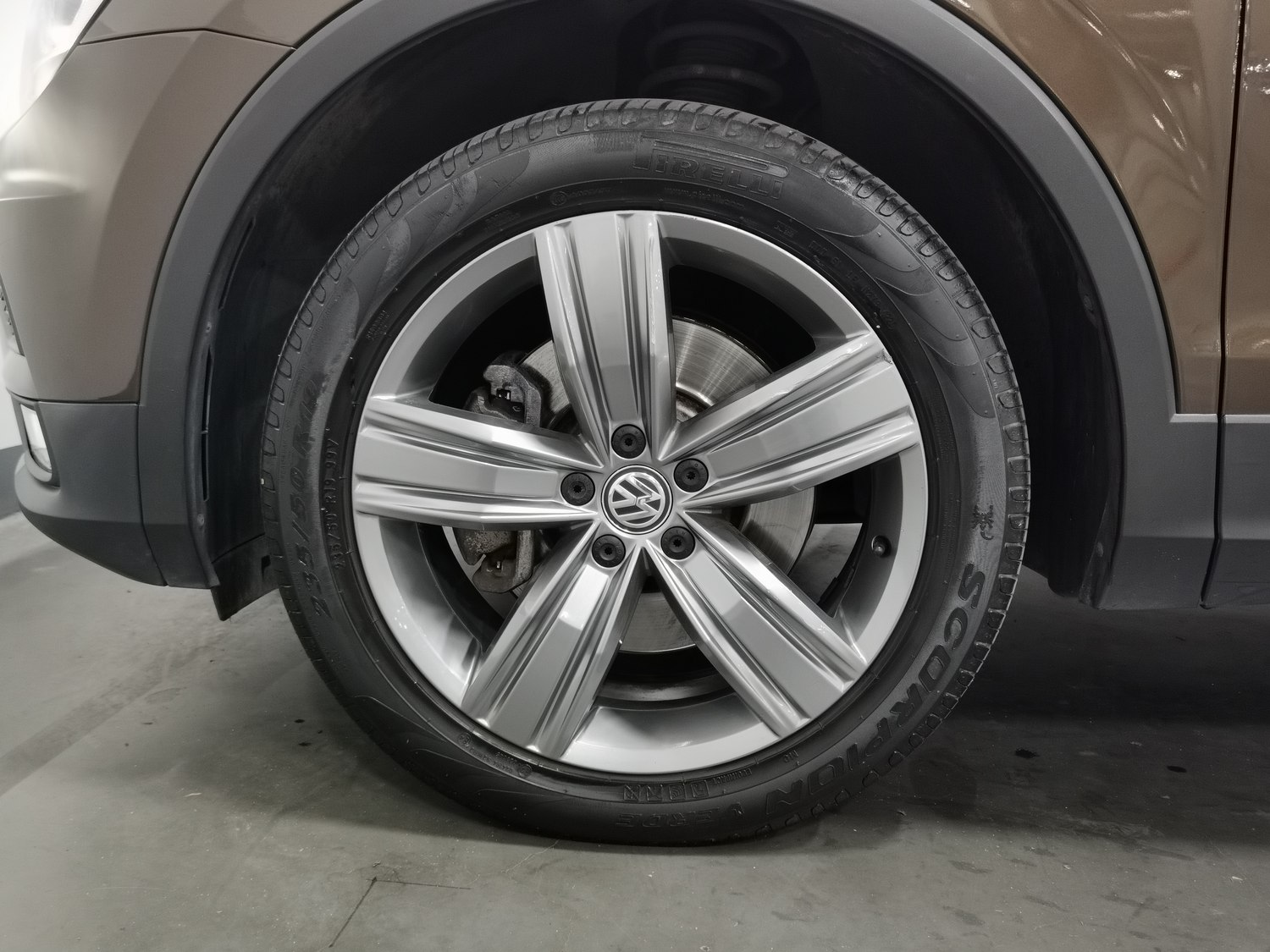 Used Volkswagen Tiguan 2017 2.0 AT