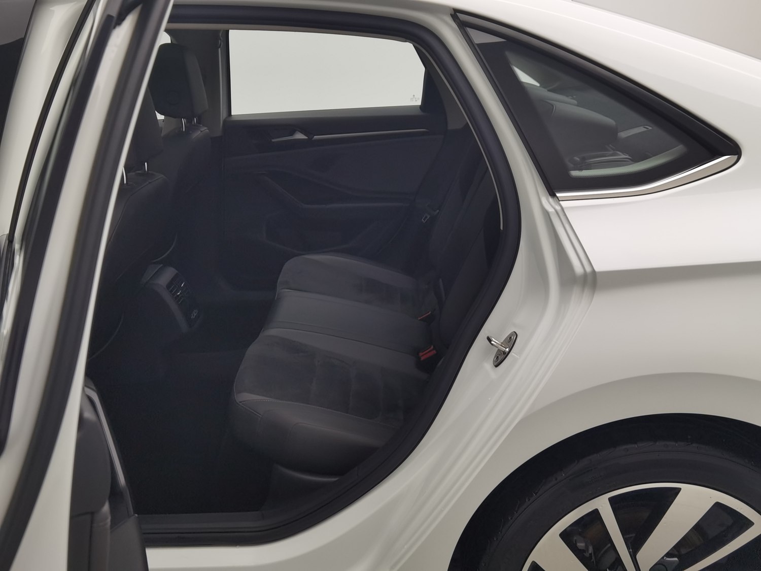 Used Volkswagen Sagitar 2022 1.4 AT