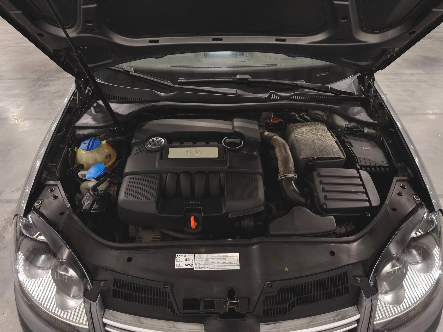 Used Volkswagen Sagitar 2011 1.6 MT
