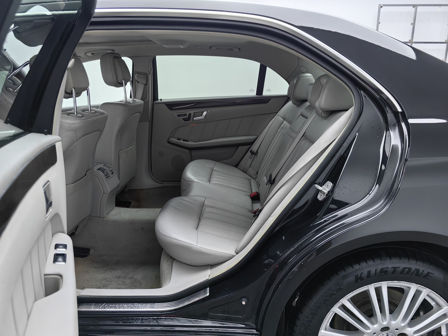 Used Mercedes-Benz E-Class 2012 3.0 AT