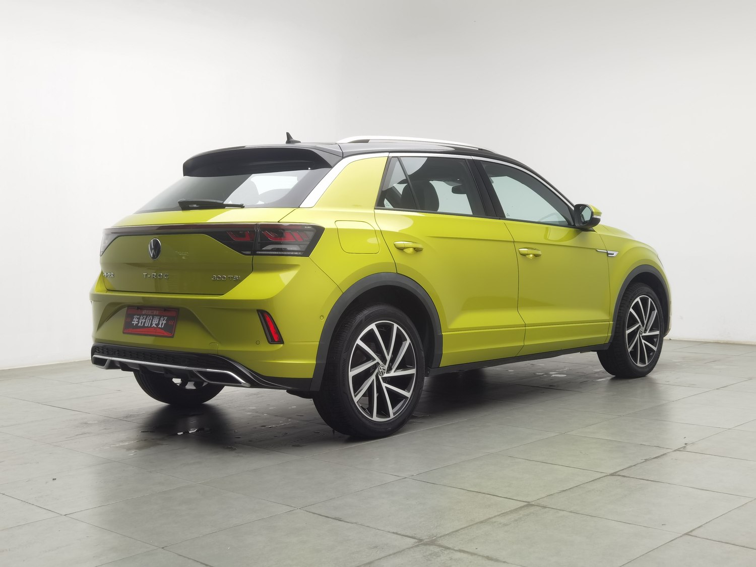 Used Volkswagen T-Roc 2023 1.5 AT