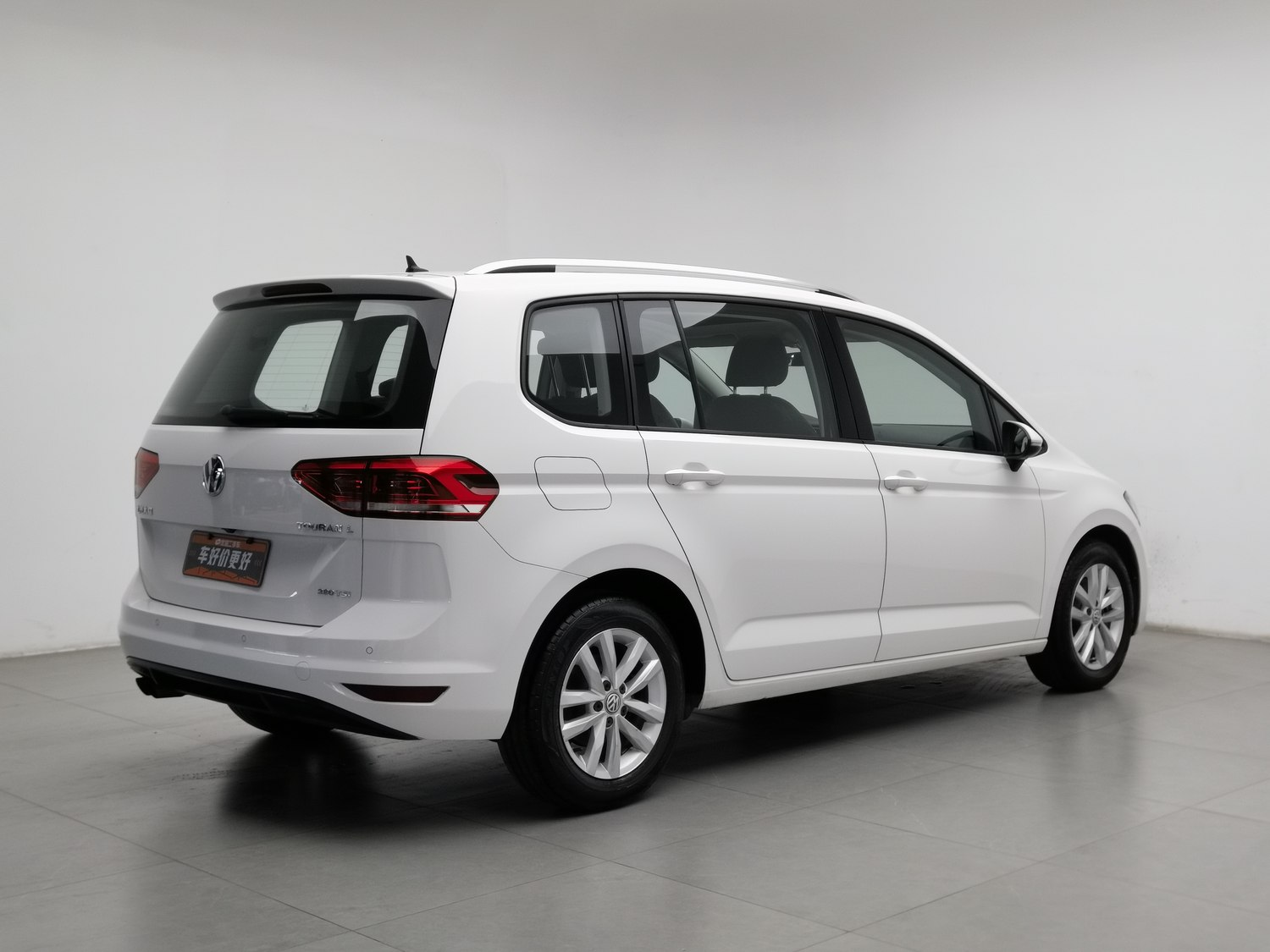 Used Volkswagen Touran 2018 1.4 AT
