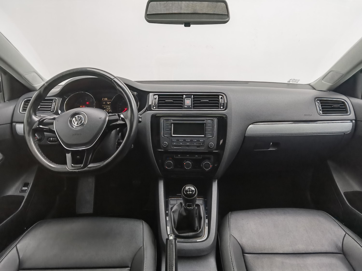 Used Volkswagen Sagitar 2015 1.6 MT
