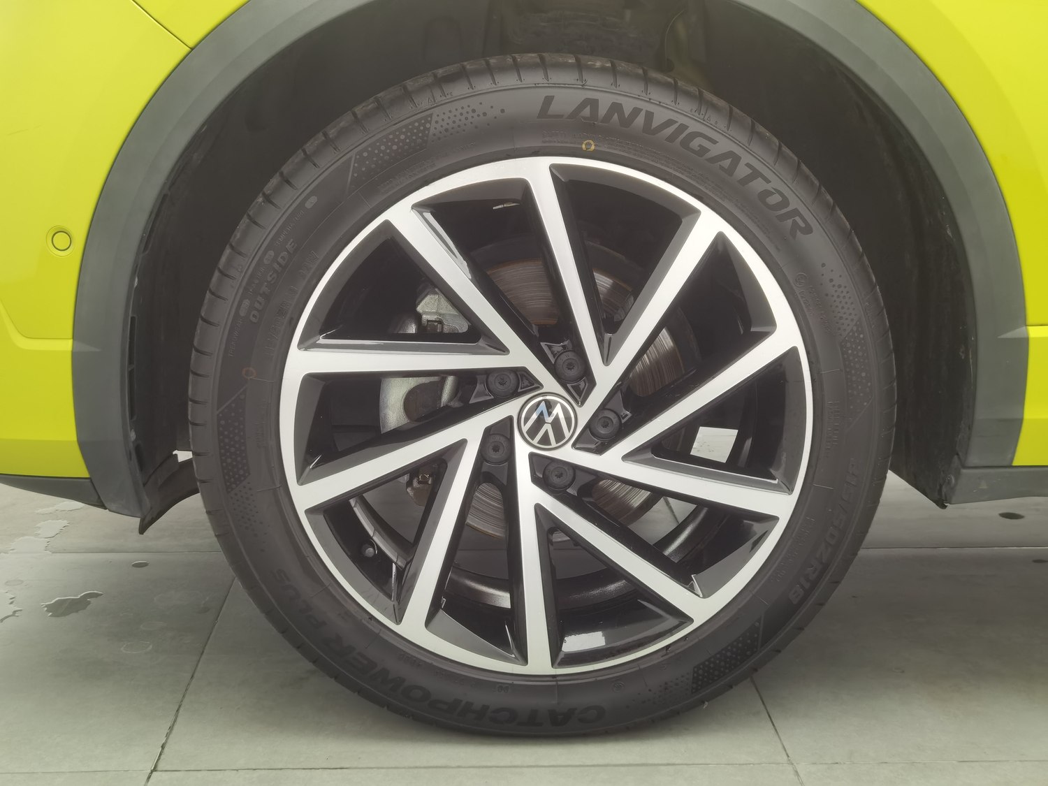 Used Volkswagen T-Roc 2023 1.5 AT