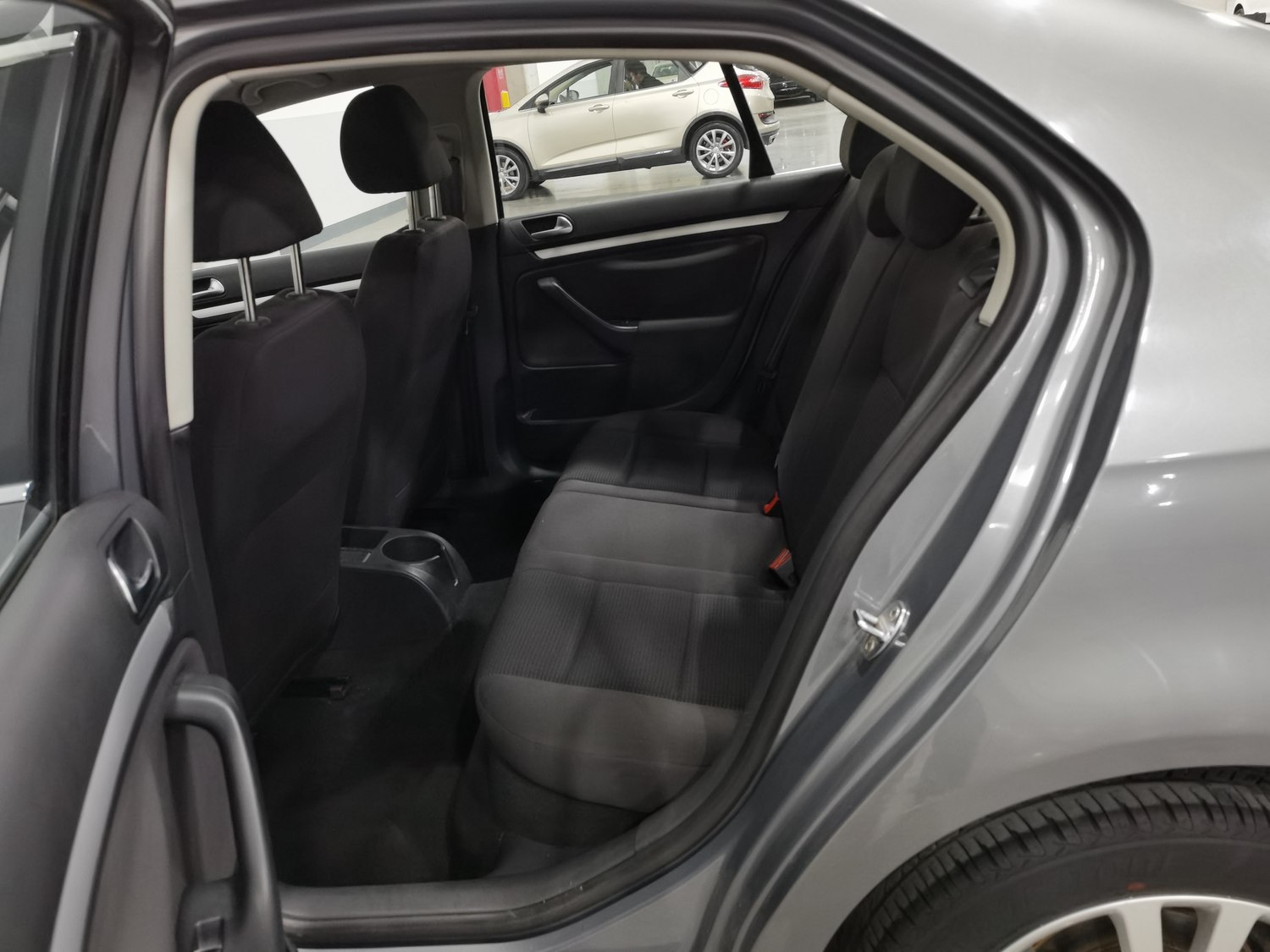 Used Volkswagen Sagitar 2011 1.6 MT